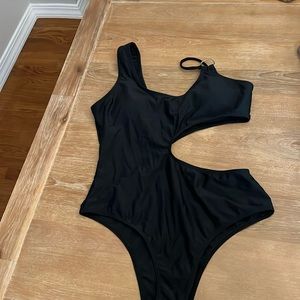 SHEIN L one piece black